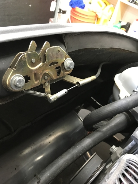 engine latch 