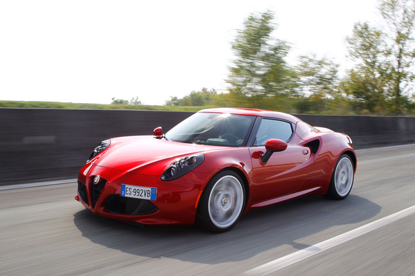 alfa-4c-drivee-01