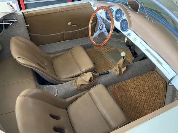 Rod Speedster tan-interior1